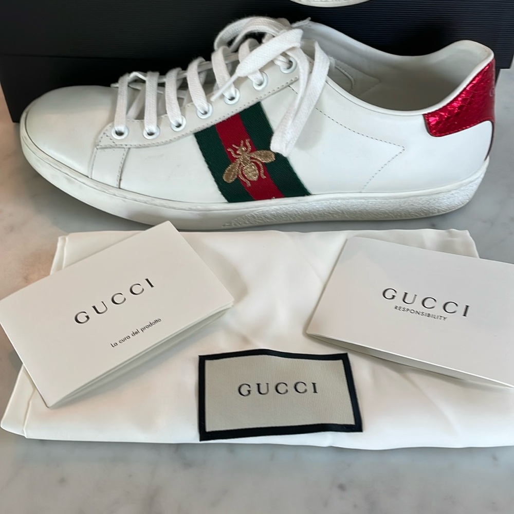 GUCCI Women’s Ace Sneaker with Bee size 38.5